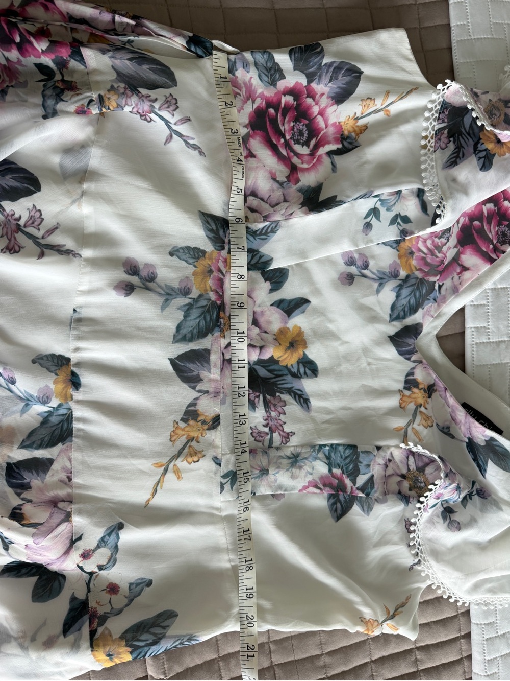 City Chic Summer Love Ruffle Dress Size M (18) EUC White Floral Feminine - Picture 12 of 15